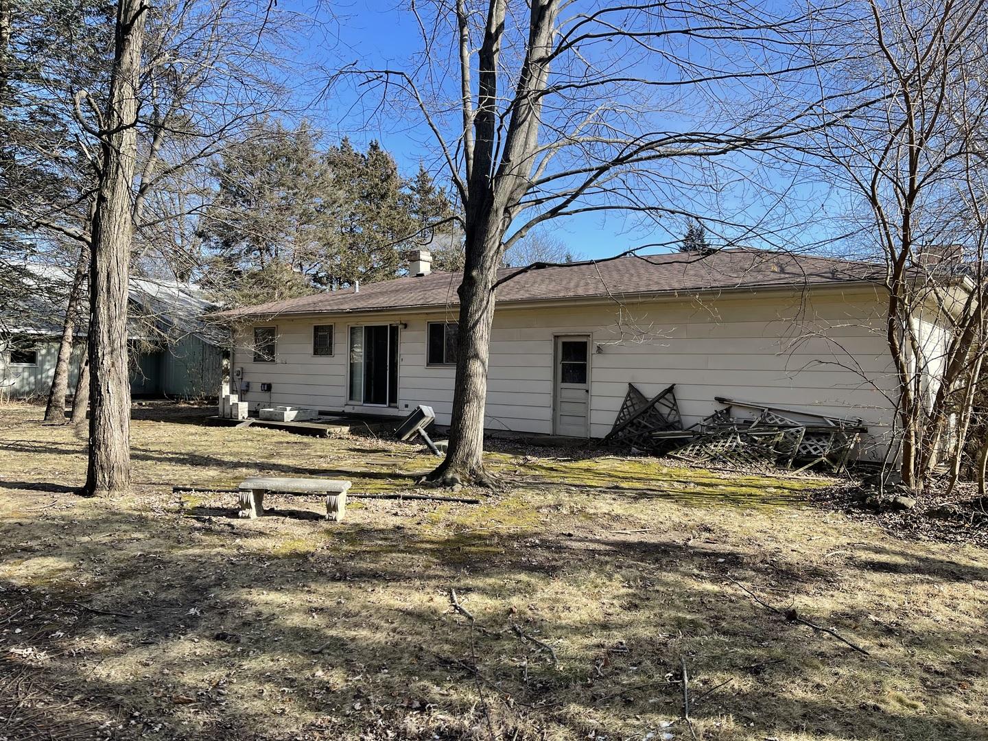 N Airlite St, Elgin, IL 60123