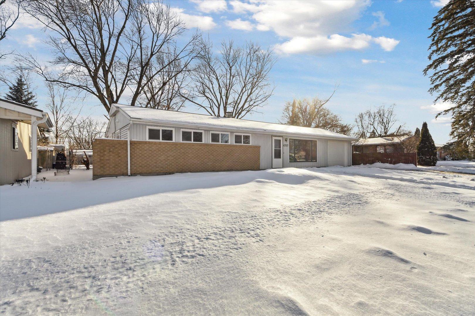 Cayuga Rd, Rockford, IL 61107