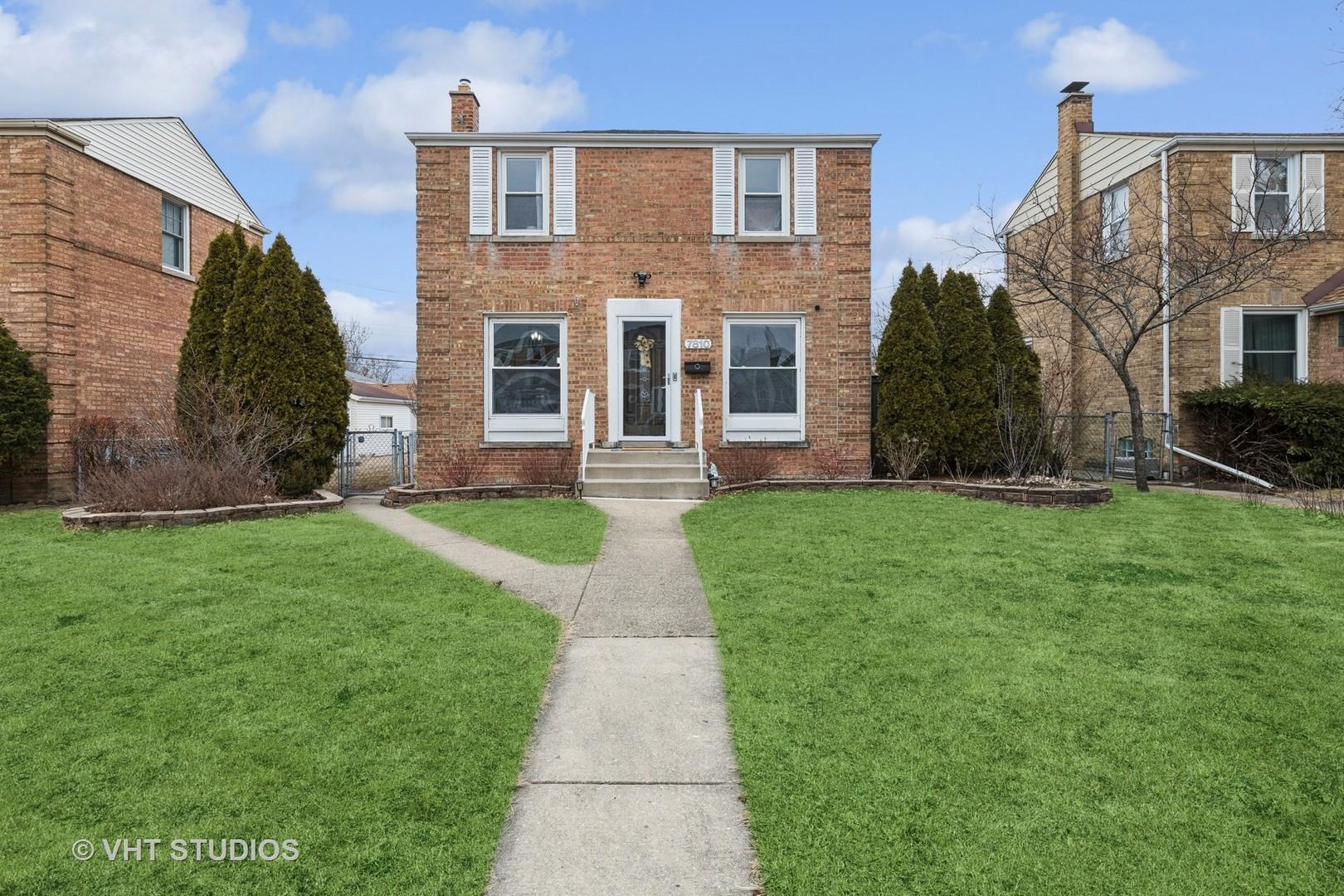 W Gregory St, Chicago, IL 60656