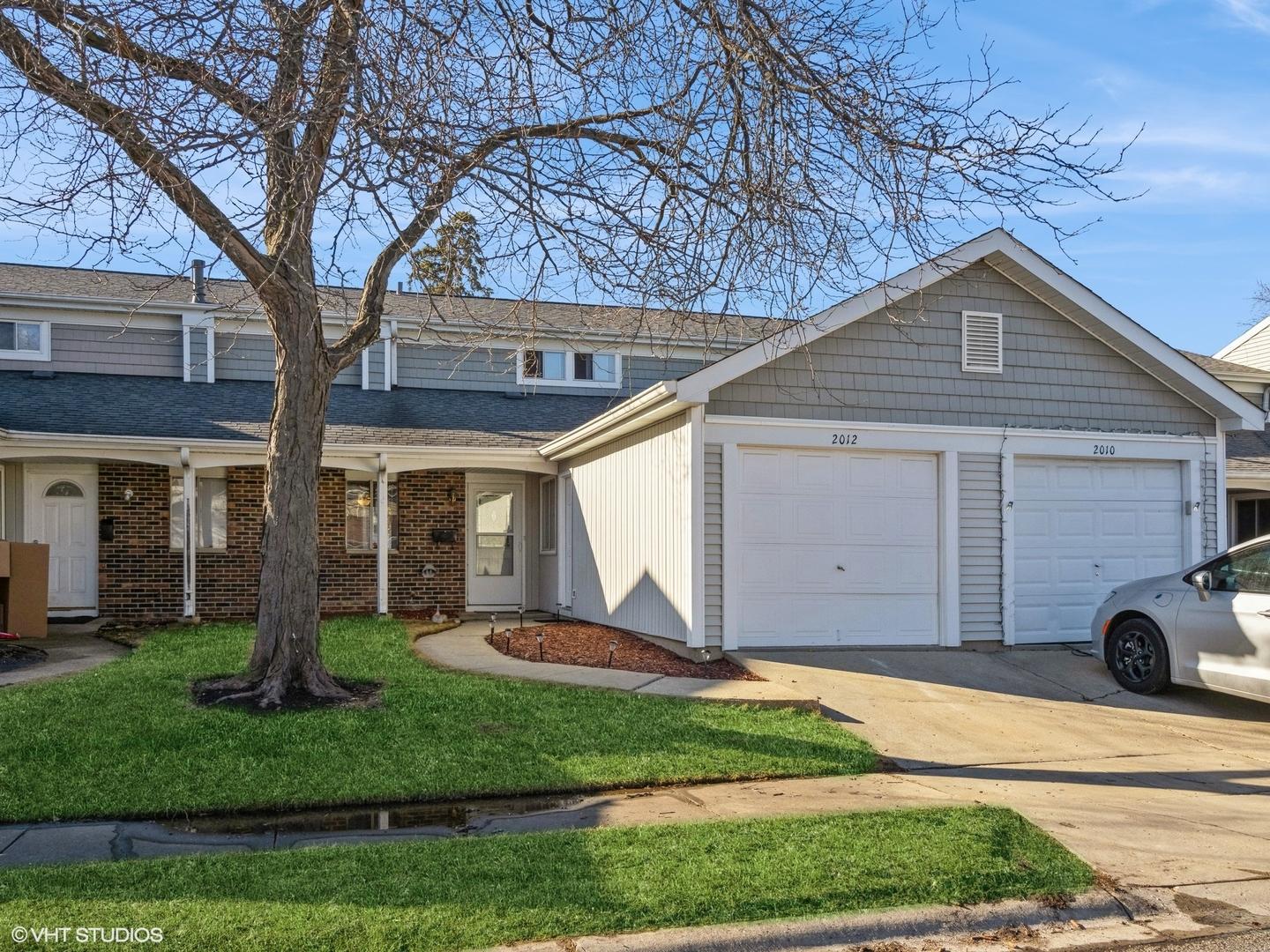 Raleigh Pl, Hoffman Estates, IL 60169
