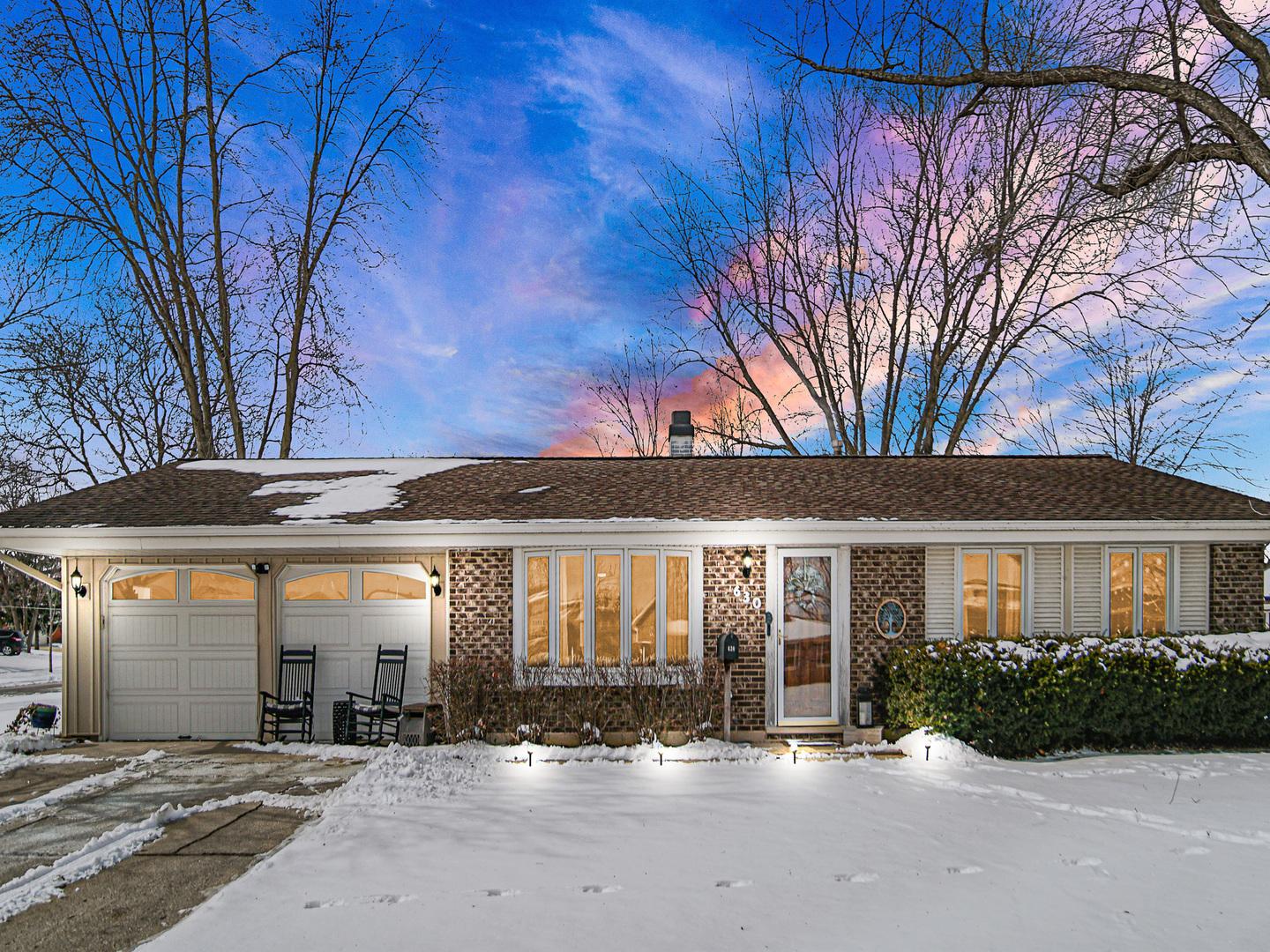 Sienna Dr, Schaumburg, IL 60193