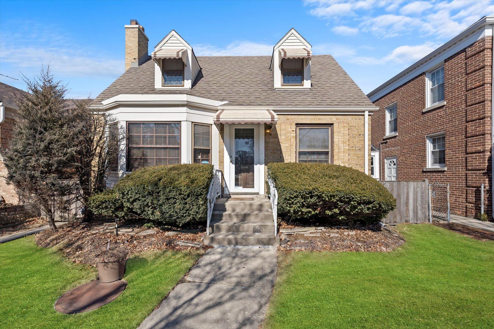 Pratt Ave, Skokie, IL 60077