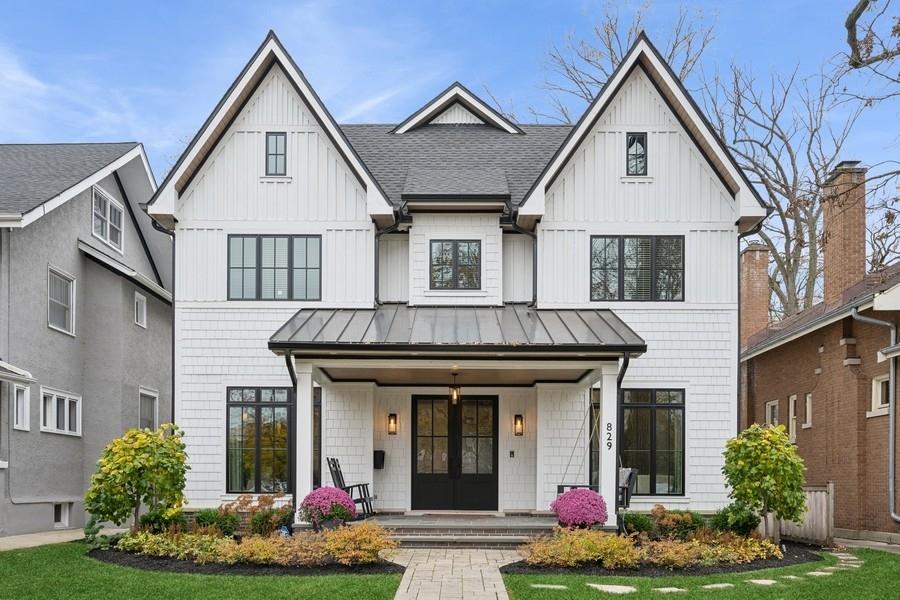 Linden Ave, Wilmette, IL 60091