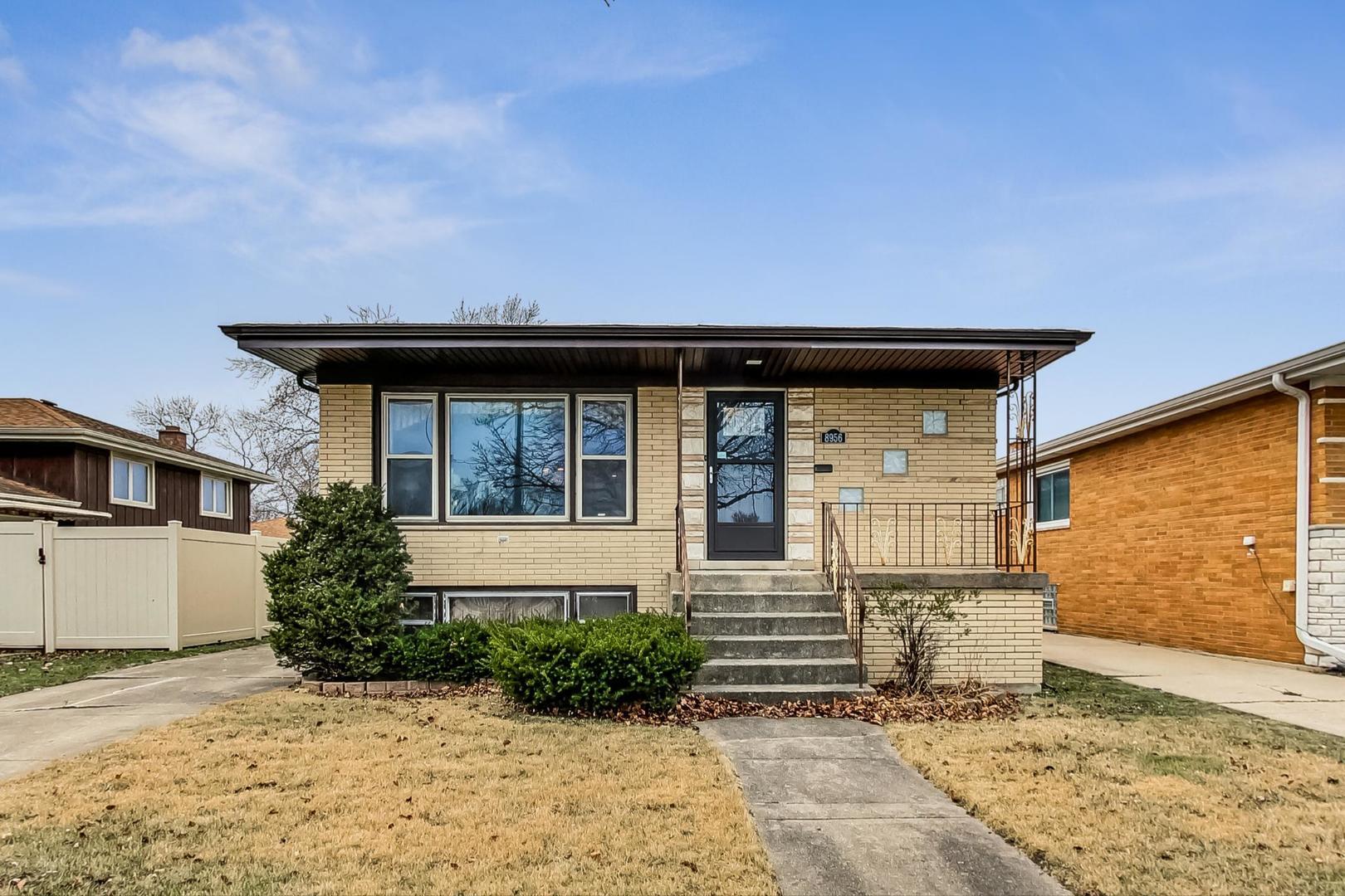 S Mozart Ave, Evergreen Park, IL 60805