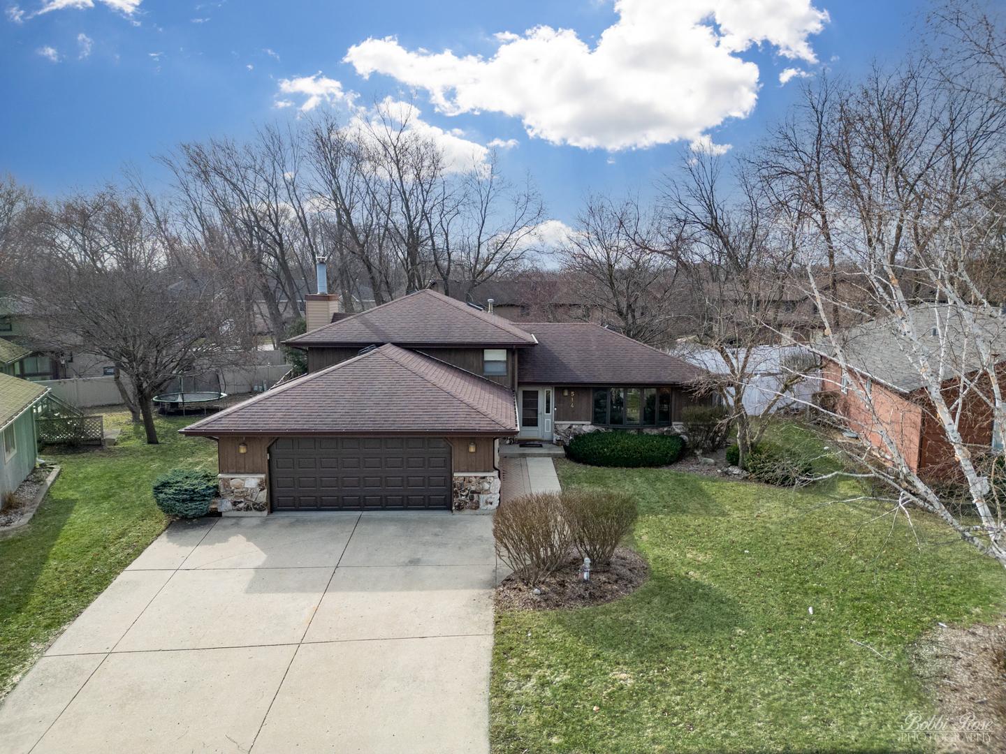 Shenandoah Trl, Elgin, IL 60123