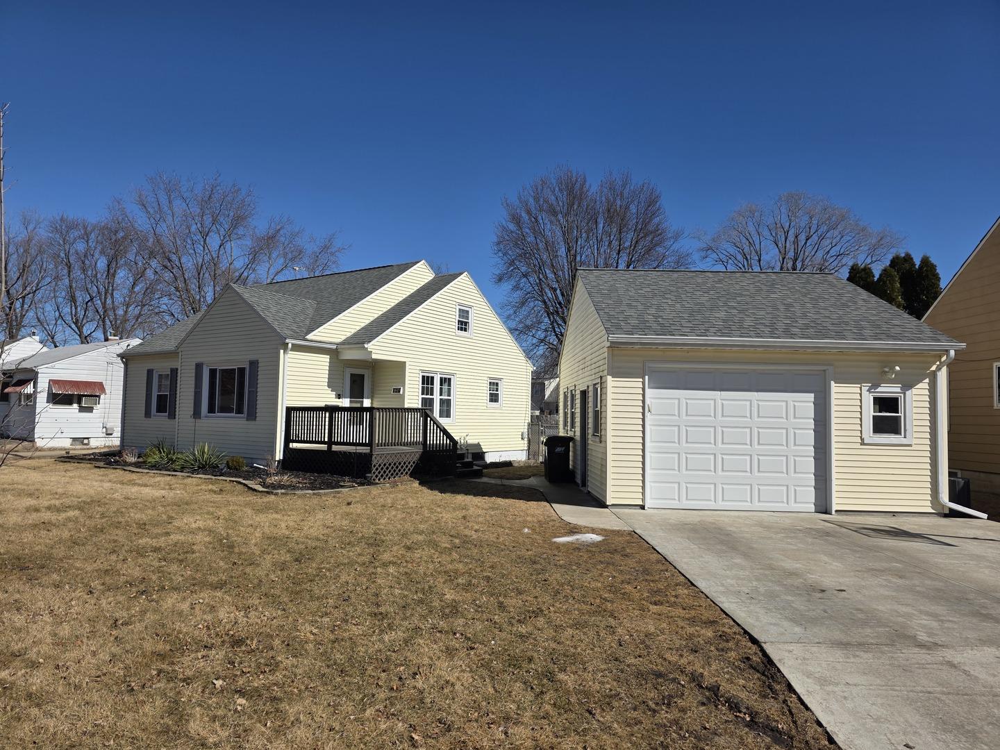 16th Ave, Sterling, IL 61081