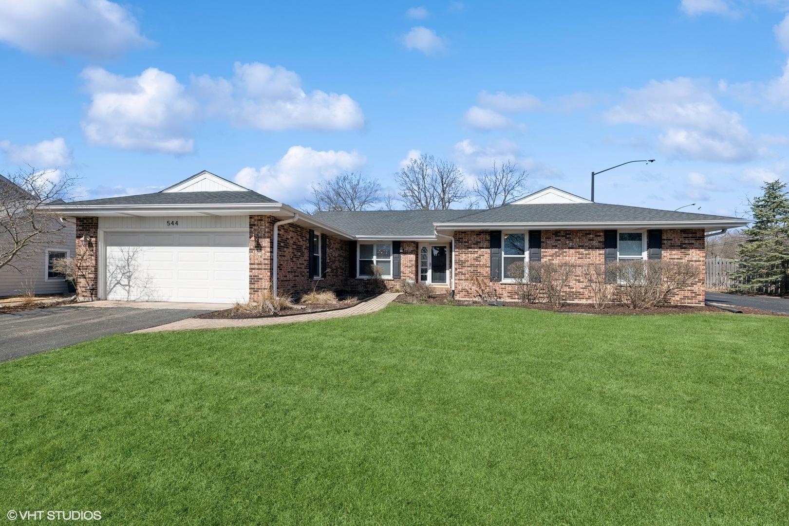 Fox Glove Ln, Barrington, IL 60010