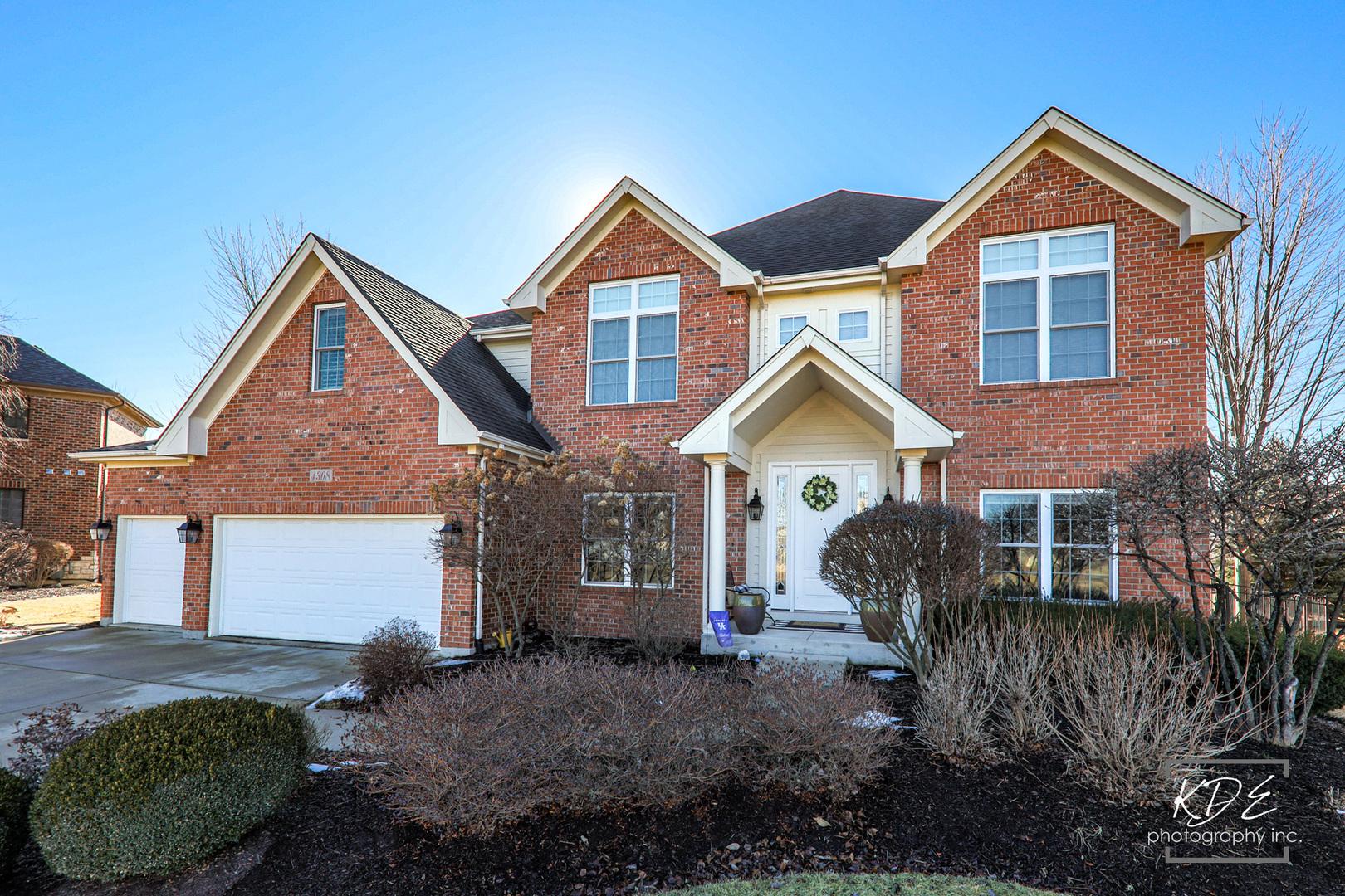 Pagoda Ct, Naperville, IL 60564