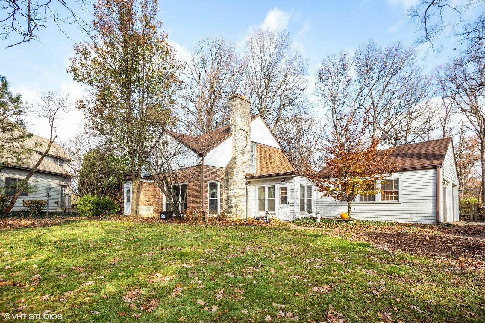 Picton Rd, Roselle, IL 60172