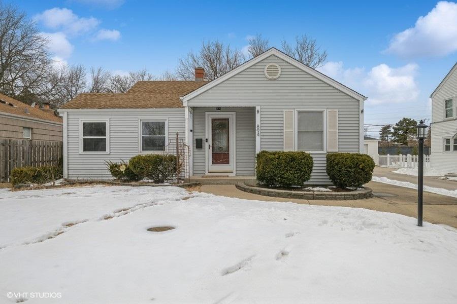 N Golf Cul De Sac St, Des Plaines, IL 60016