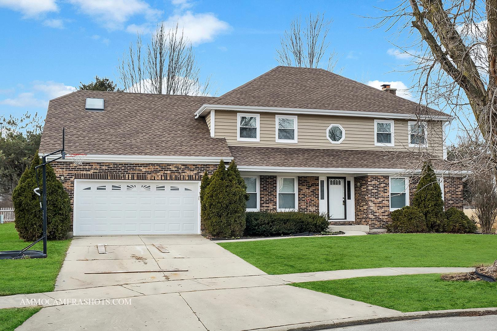 Quail Dr, Naperville, IL 60565