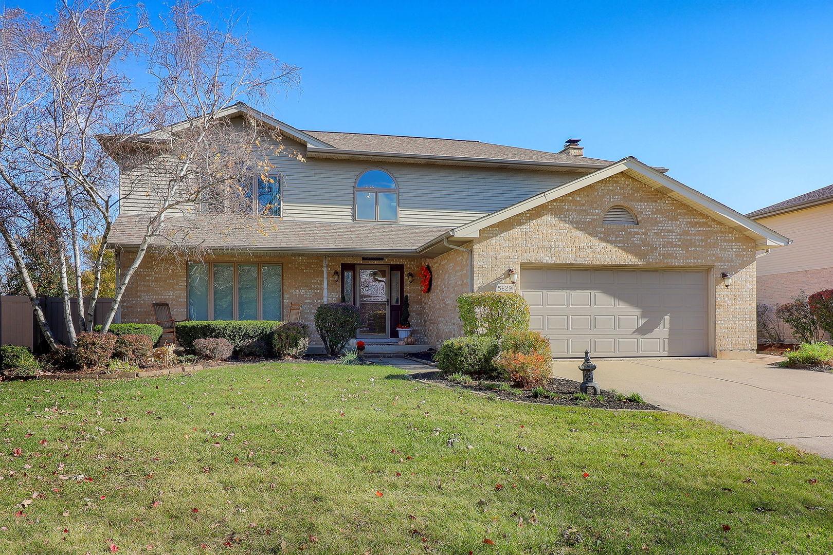 Walnut Ave, Downers Grove, IL 60516
