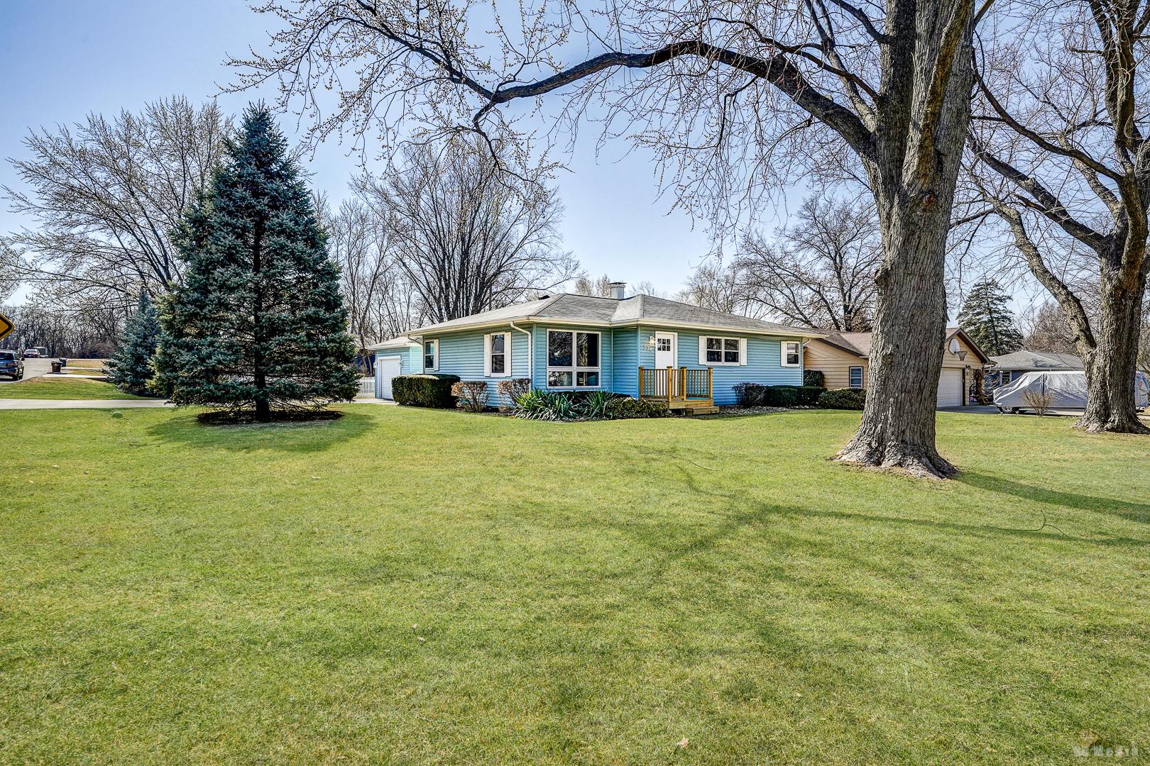 Alan Dr, New Lenox, IL 60451