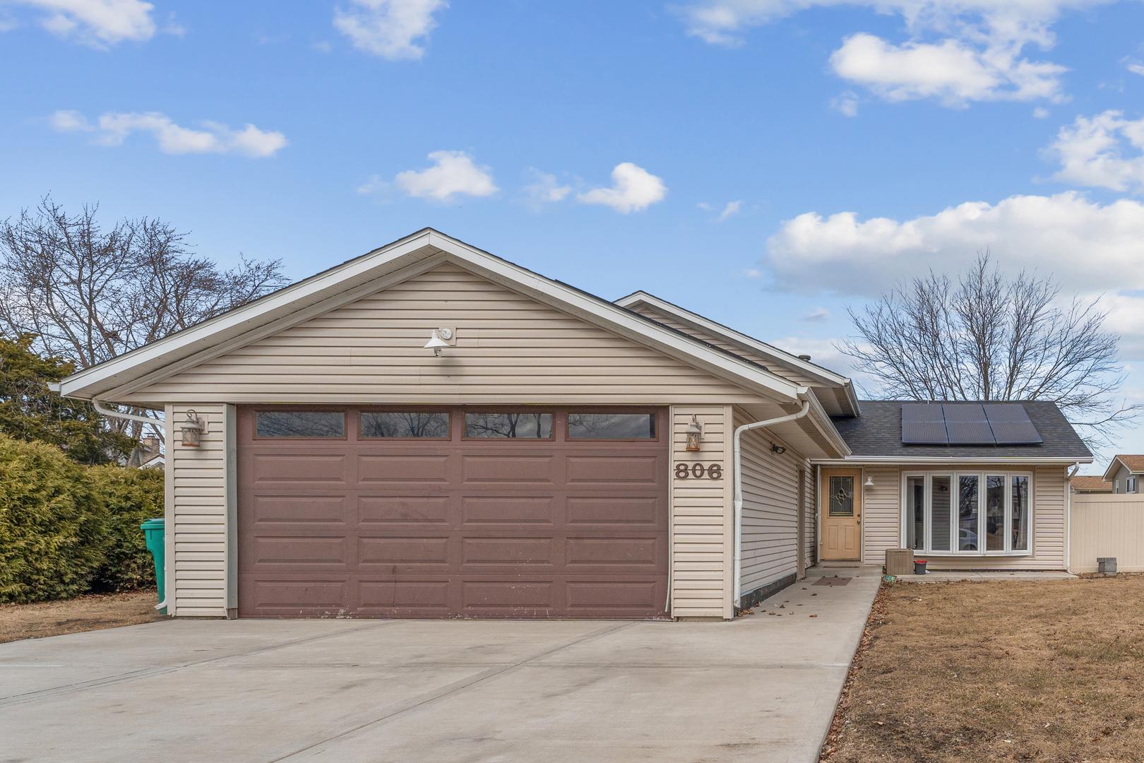Murphy Dr, Romeoville, IL 60446