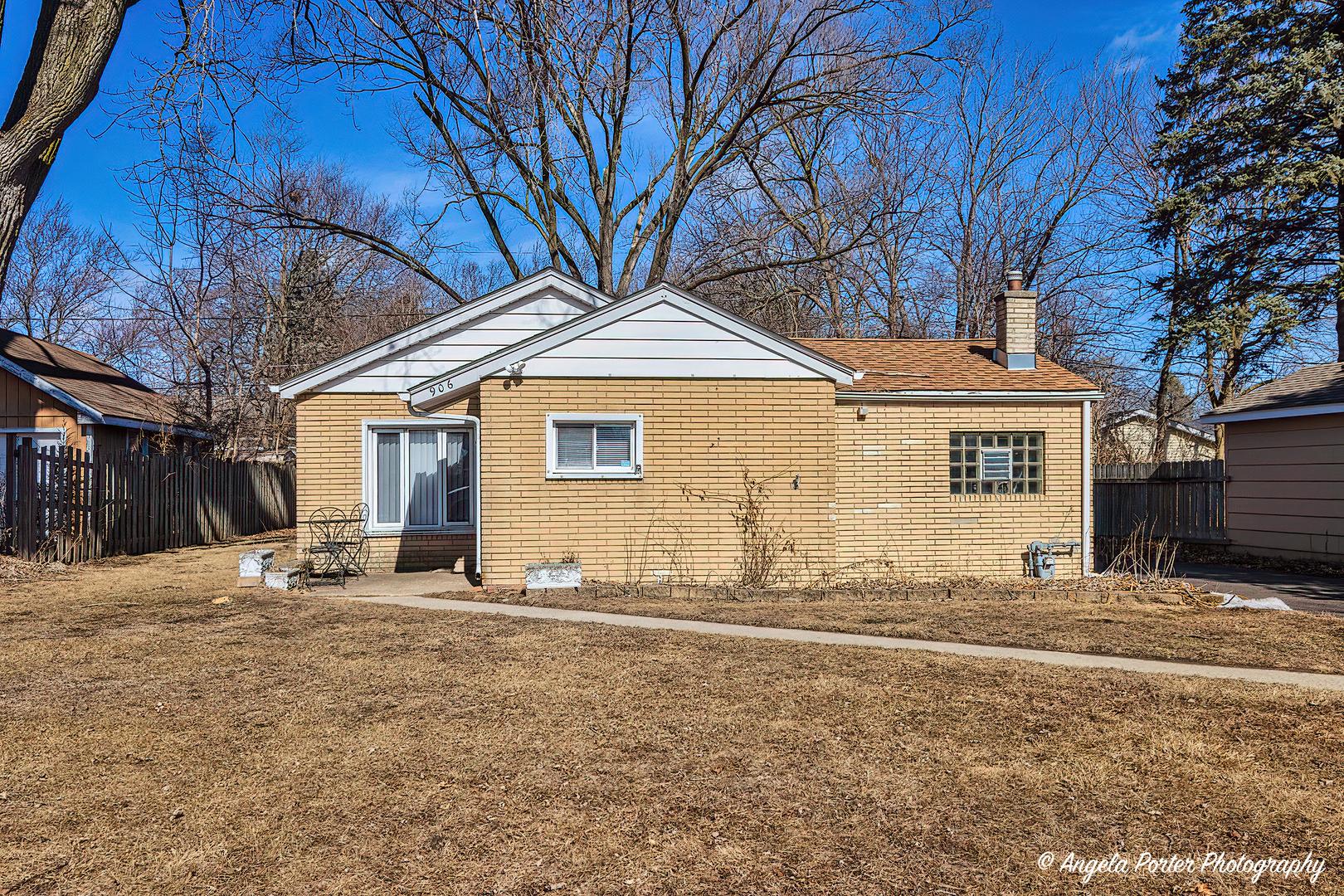 20th St, Zion, IL 60099