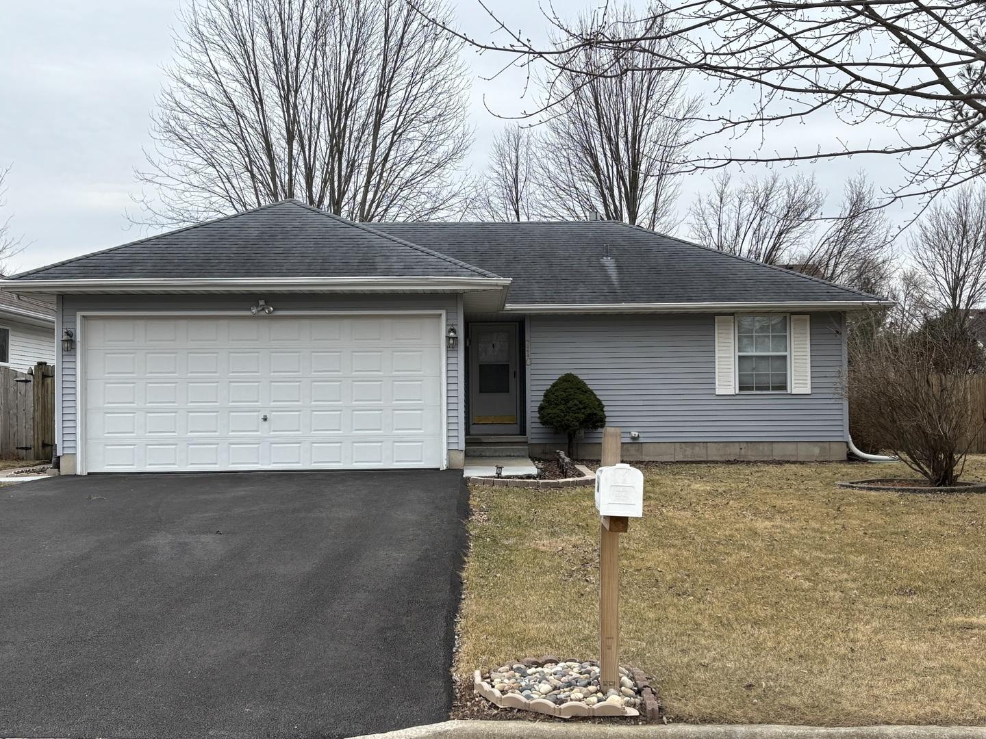 Redwood Ct, Genoa, IL 60135