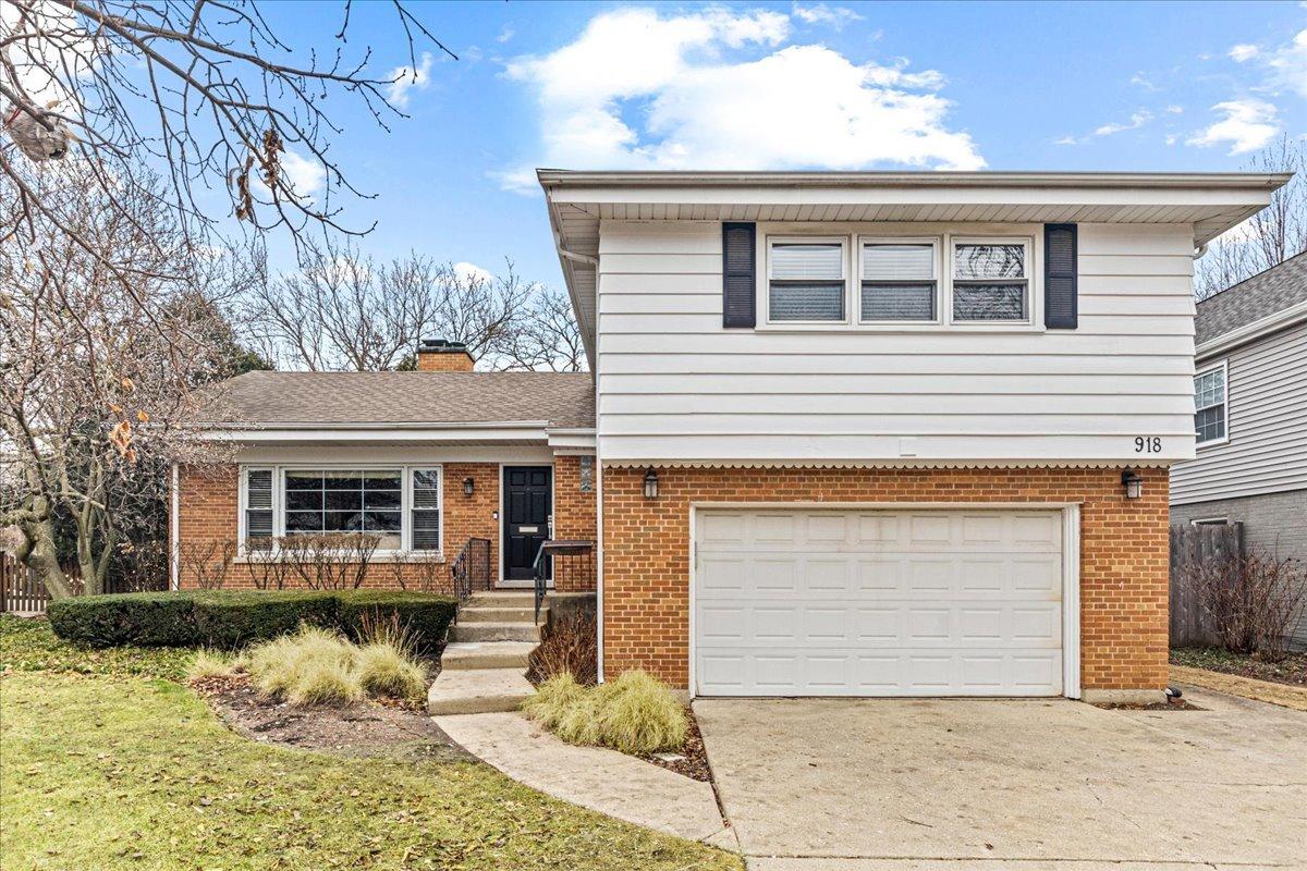 Oxford Rd, Deerfield, IL 60015