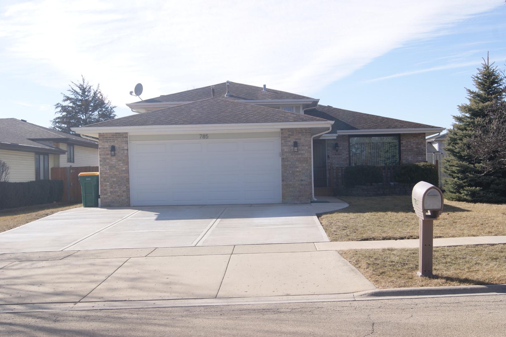 Pine Trail Dr, Romeoville, IL 60446