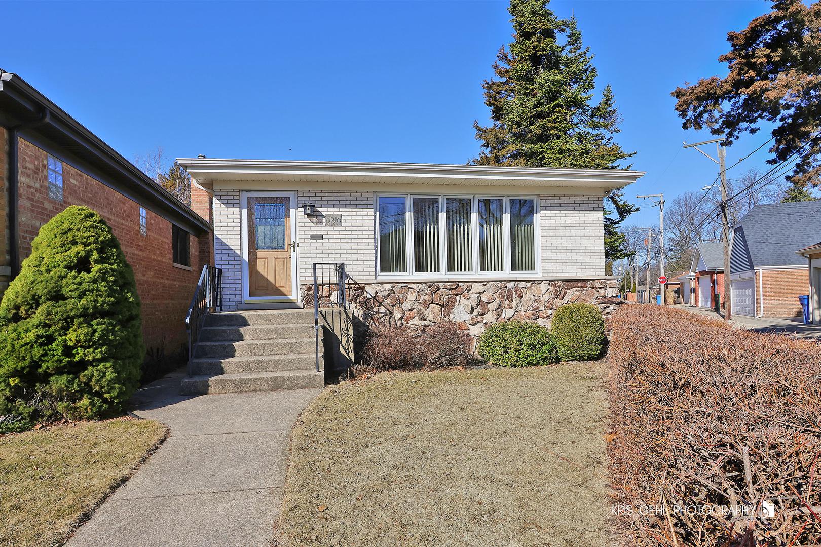 N Meade Ave, Chicago, IL 60646