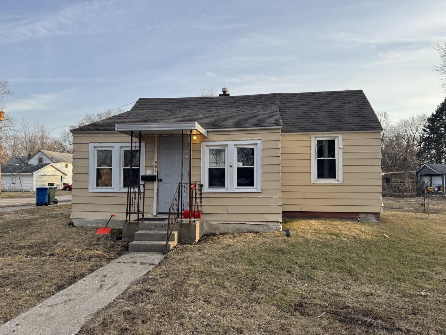 W 9th St, Sterling, IL 61081