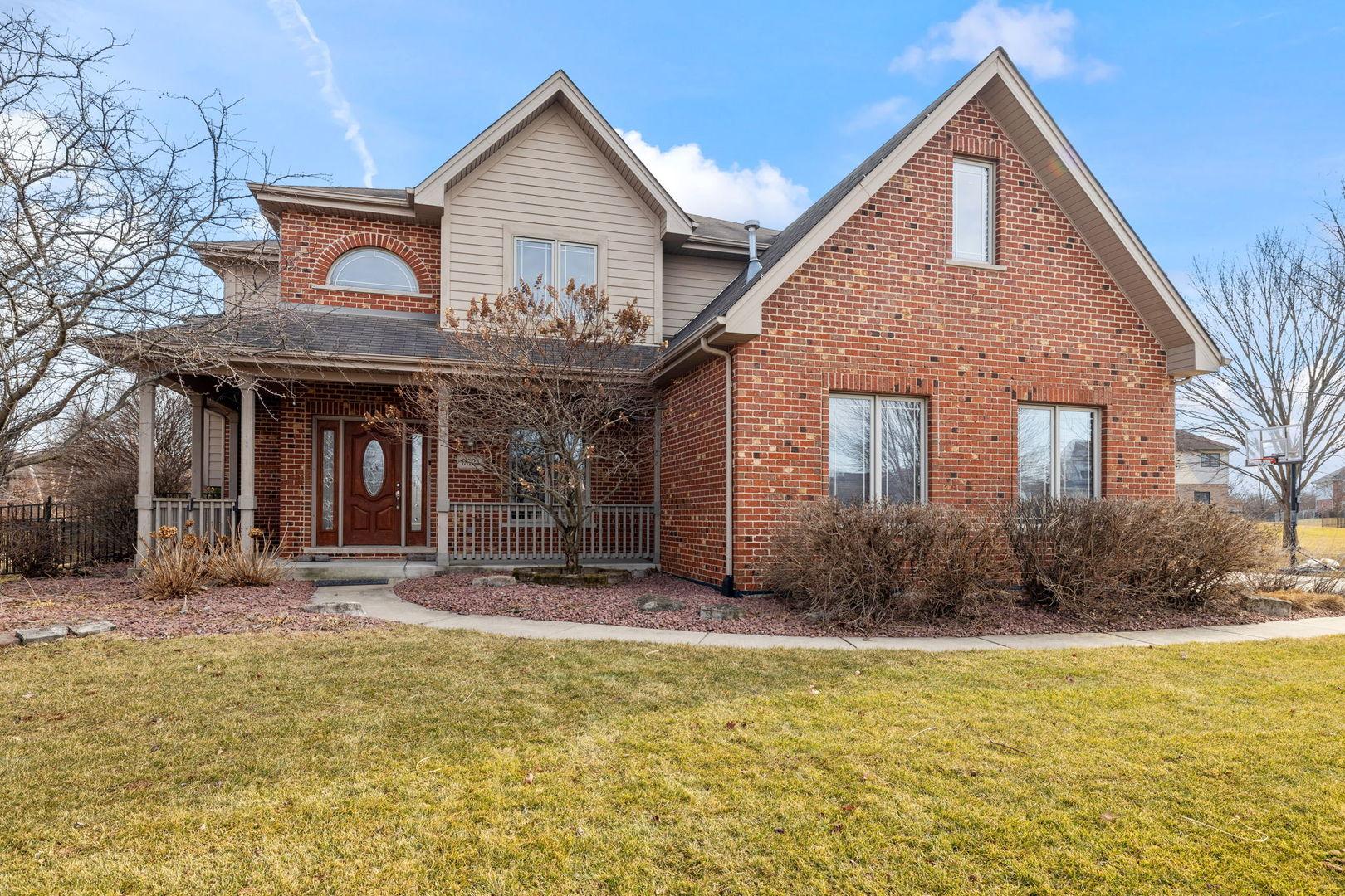 Shire Ct, Frankfort, IL 60423