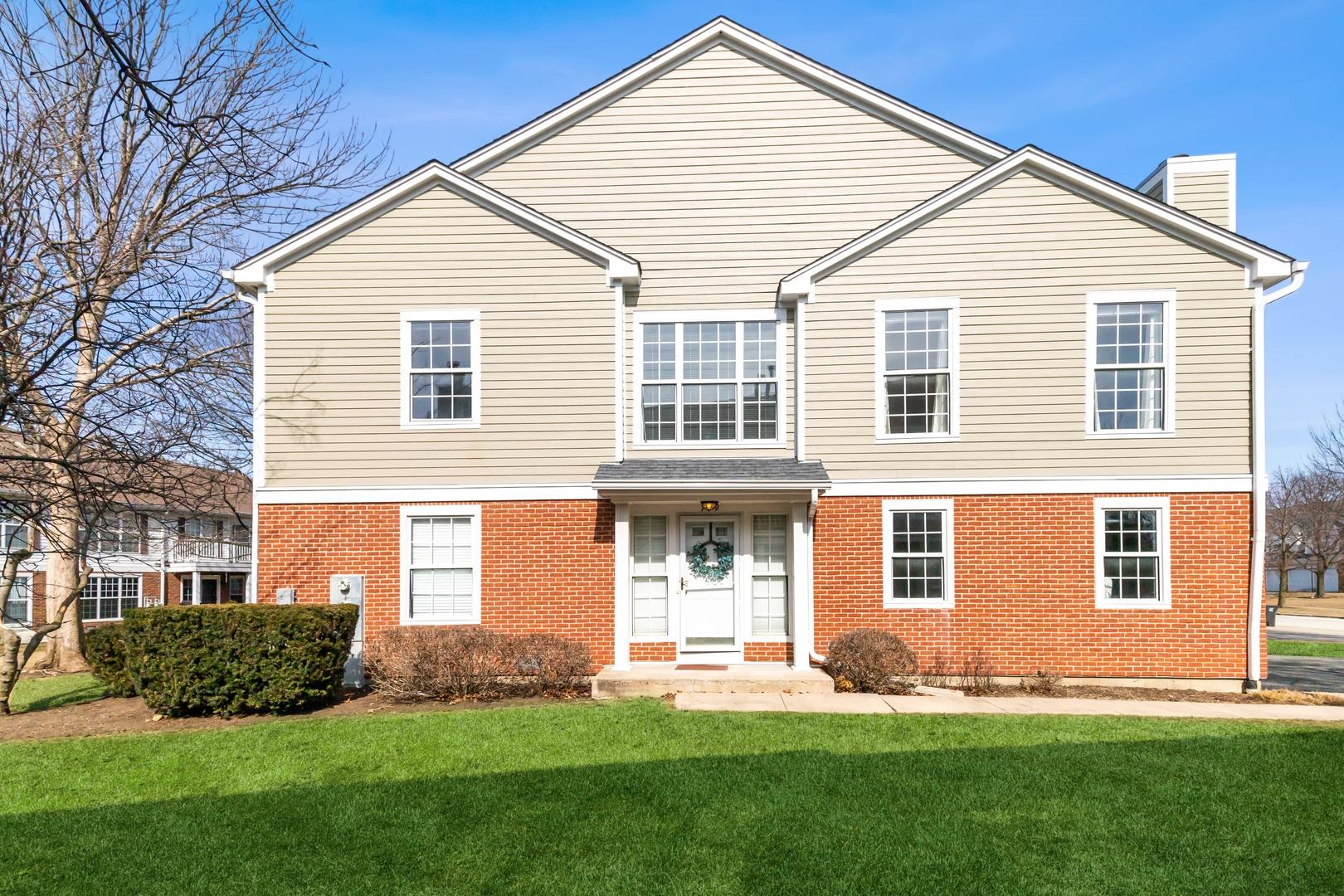 Grosse Pointe Cir, Vernon Hills, IL 60061