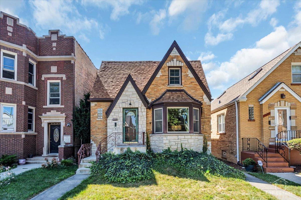 N Laramie Ave, Chicago, IL 60630