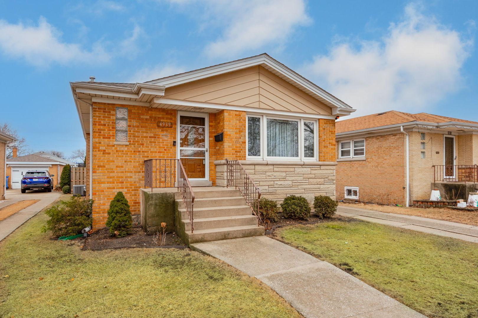 N New England Ave, Chicago, IL 60656