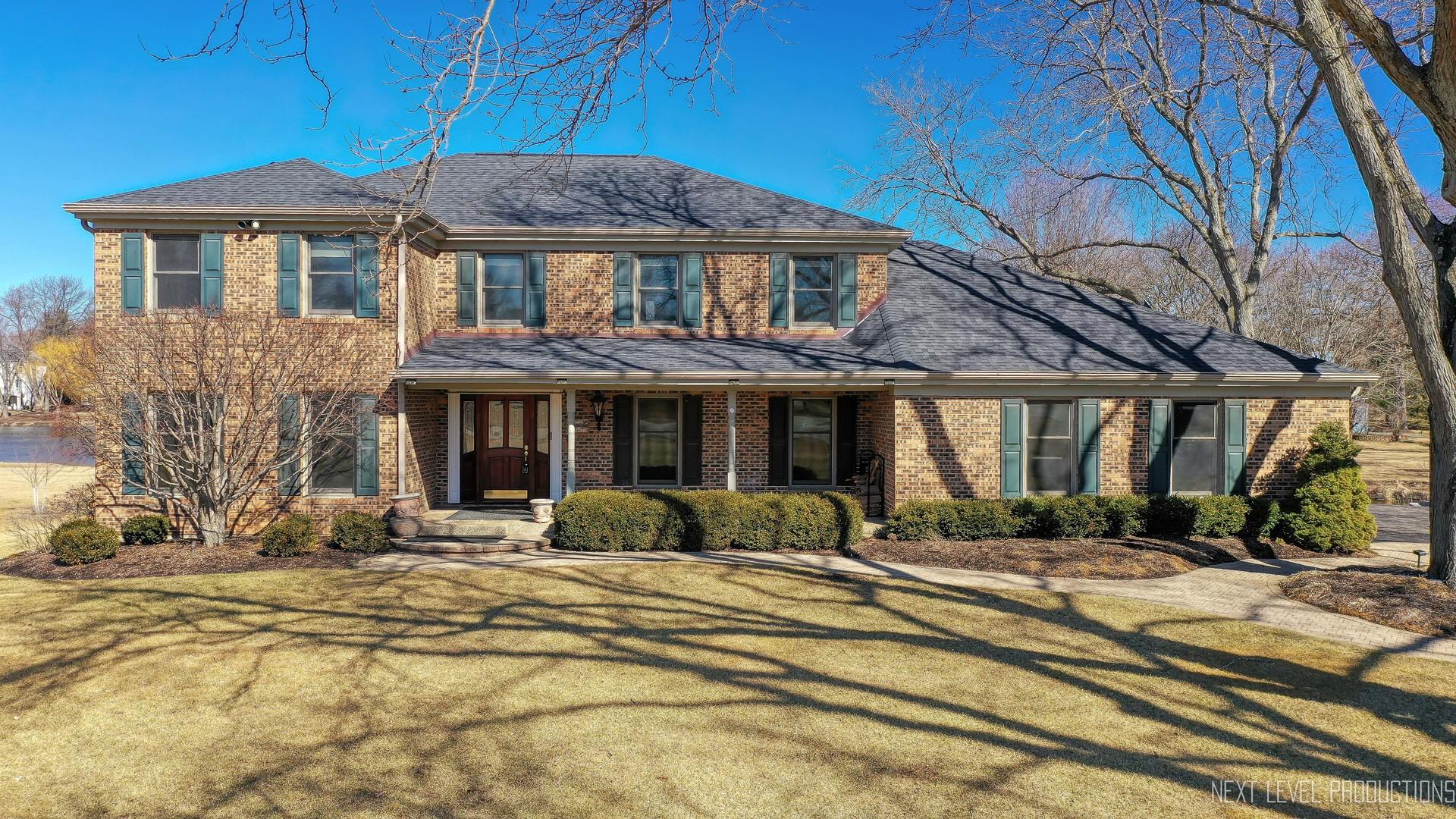 Flint Dr, Lake Barrington, IL 60010