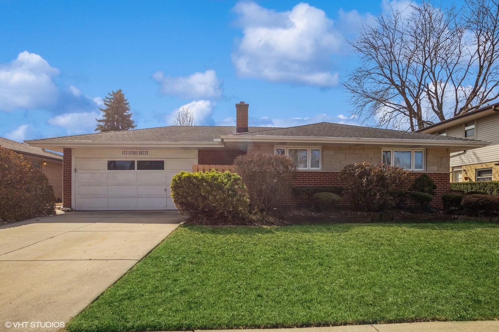 Debra Dr, Des Plaines, IL 60016