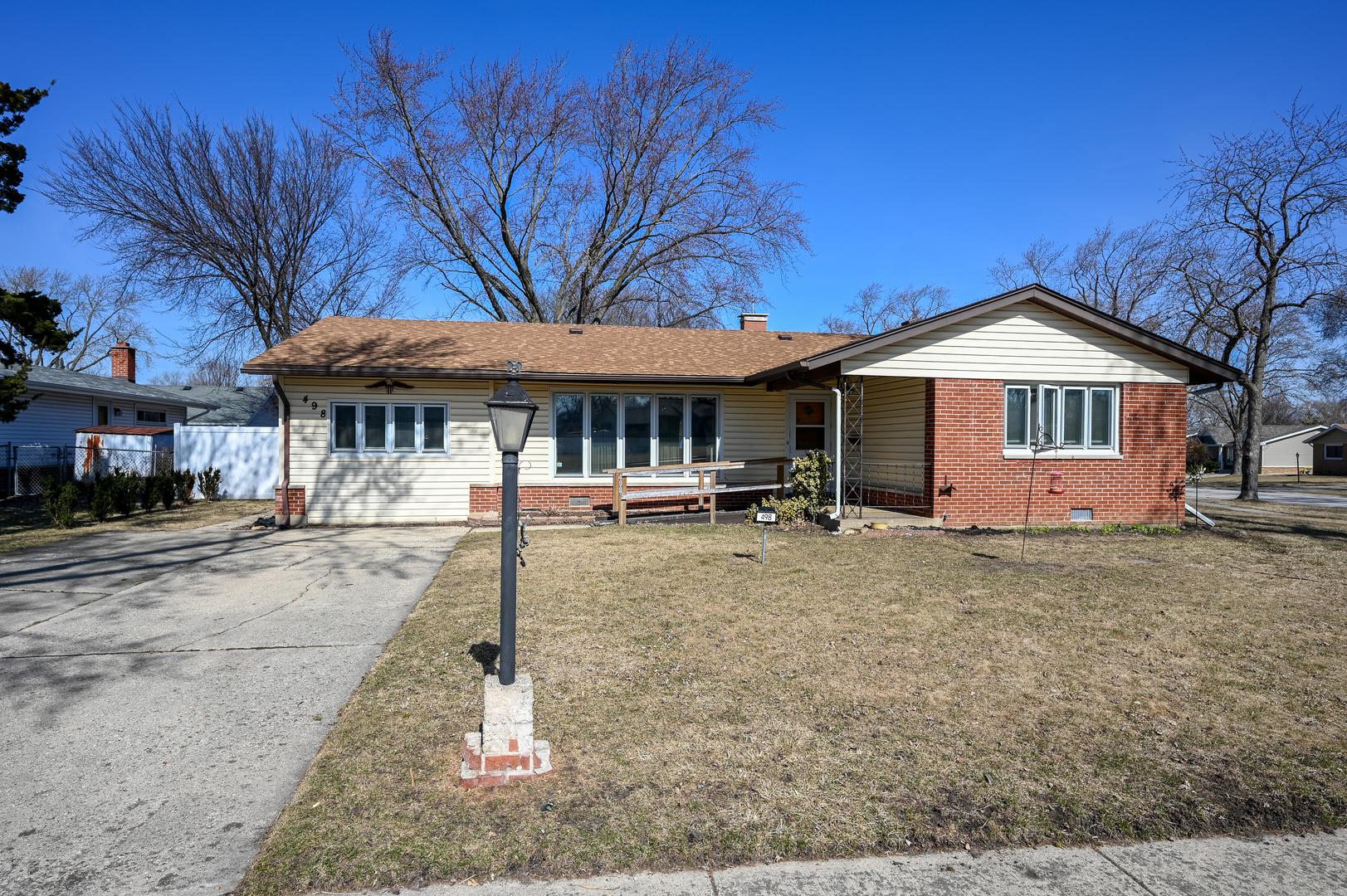 Clearmont Dr, Elk Grove Village, IL 60007