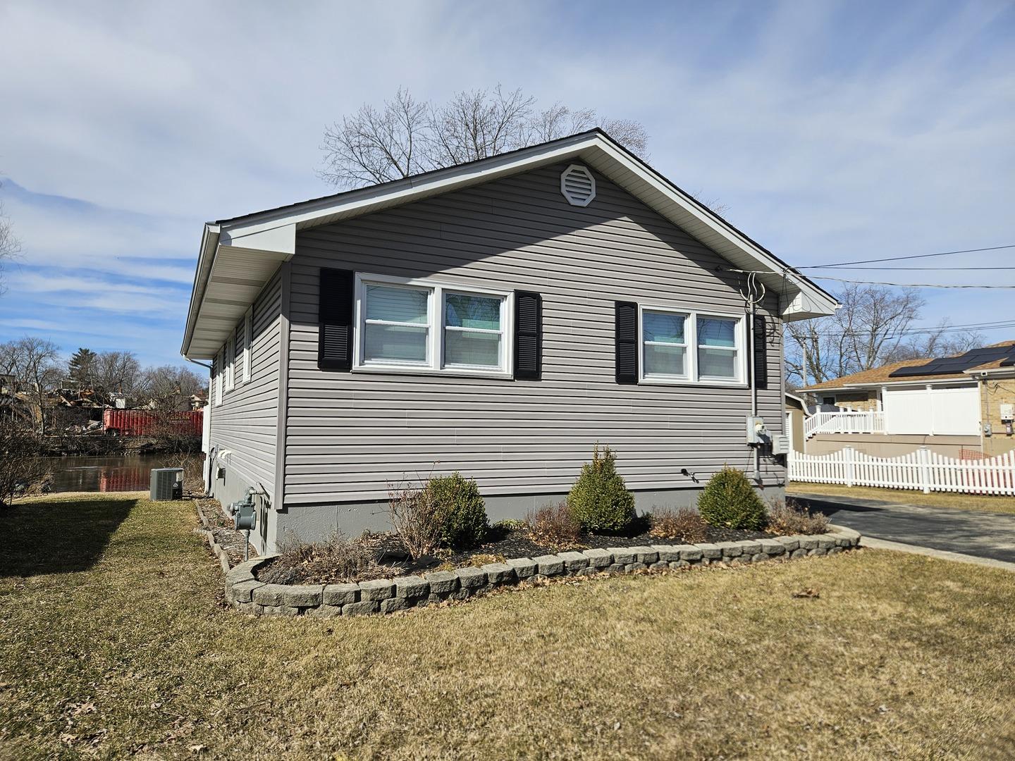Mill St, Momence, IL 60954