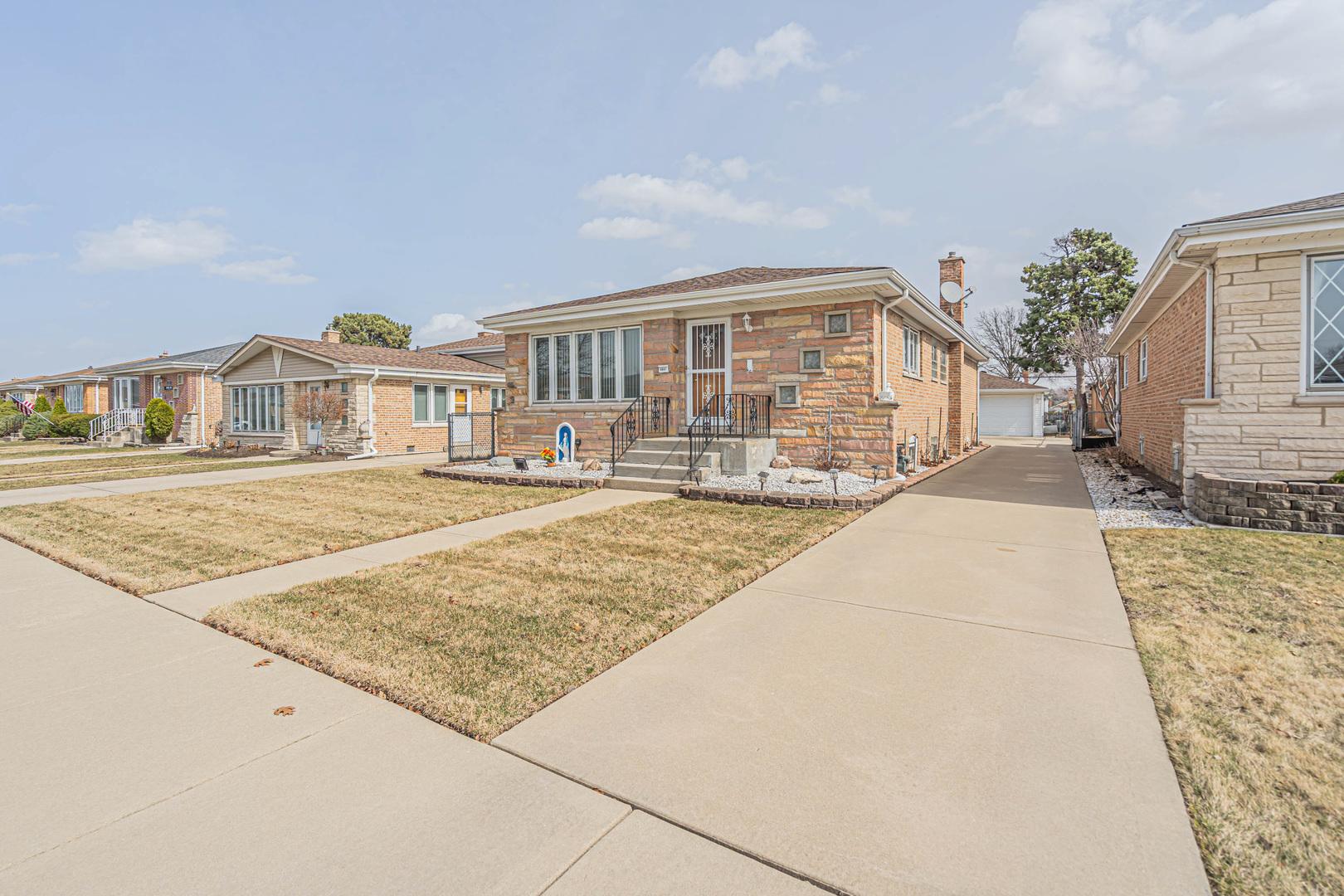 N Knight Ave, Norridge, IL 60706