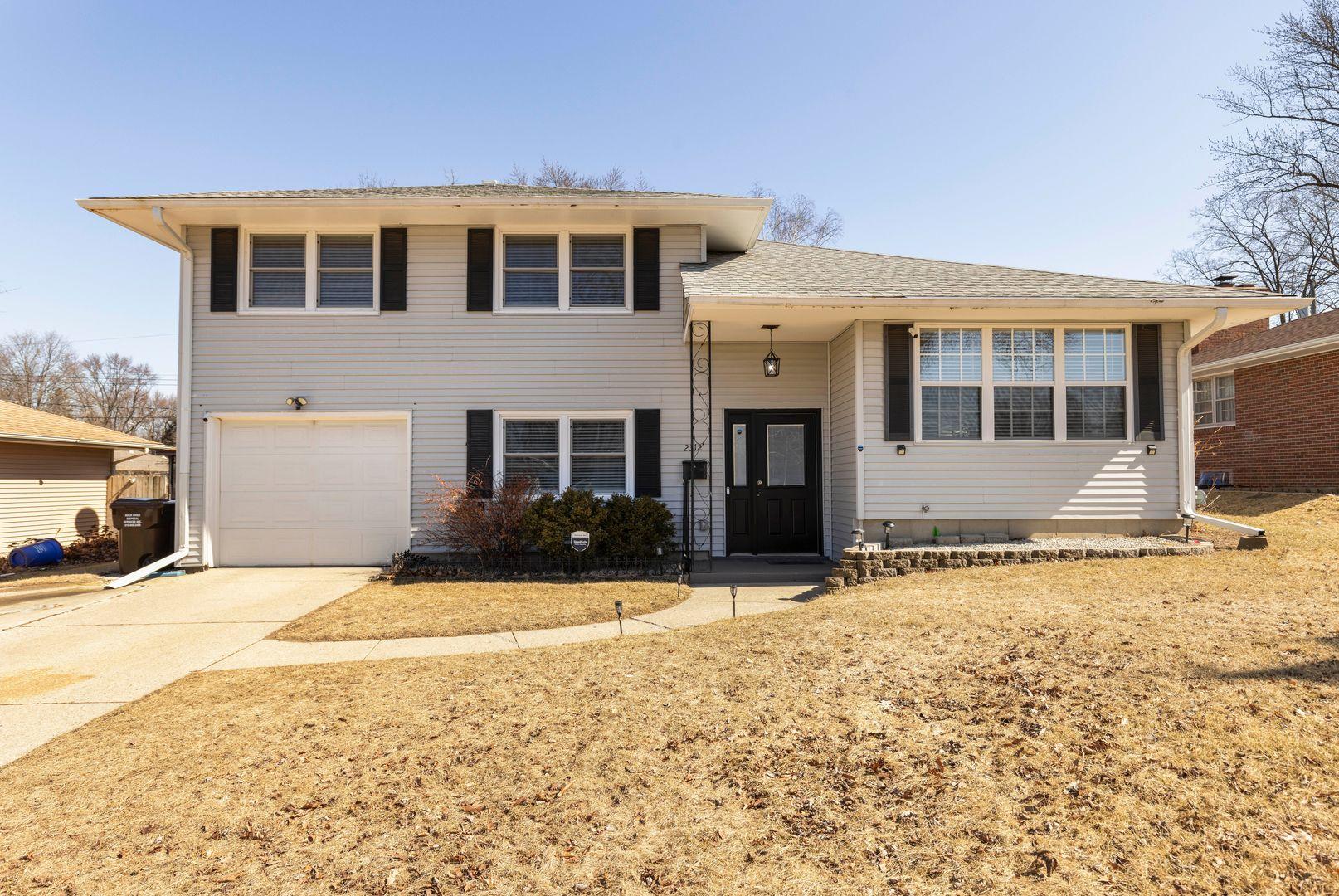Wyoming Dr, Rockford, IL 61108