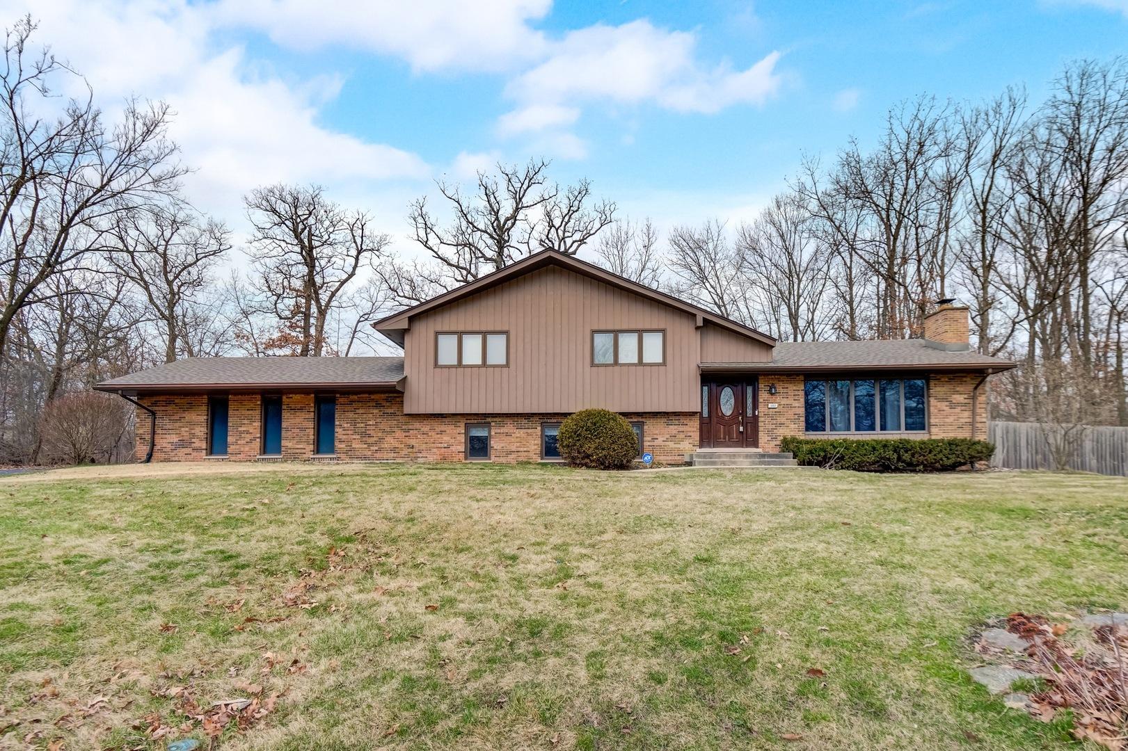 Chalet Ct, Crete, IL 60417