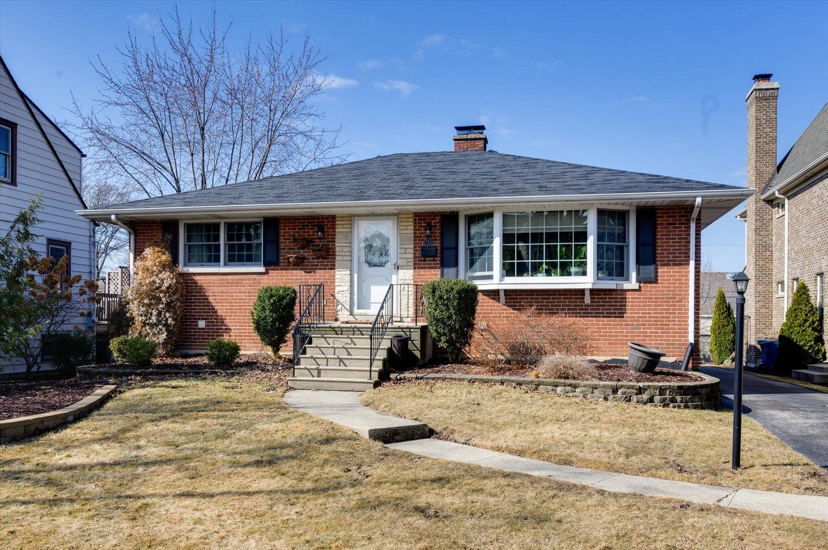 S Poplar Ave, Elmhurst, IL 60126