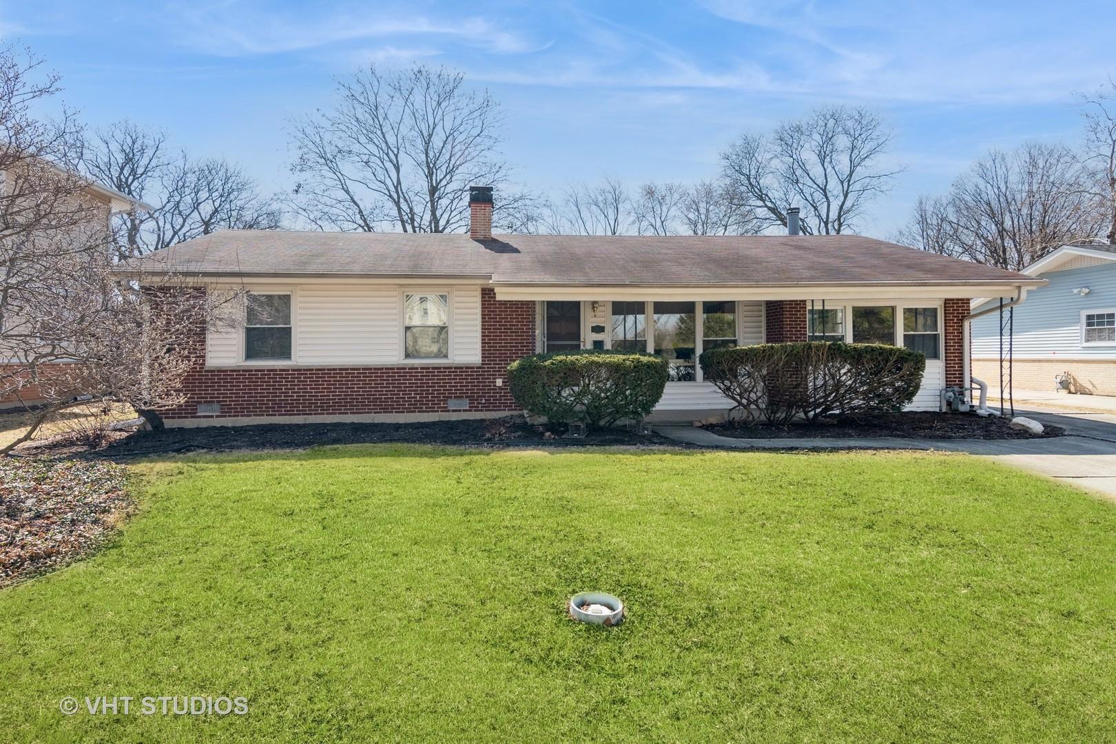 Laurel St, Elk Grove Village, IL 60007