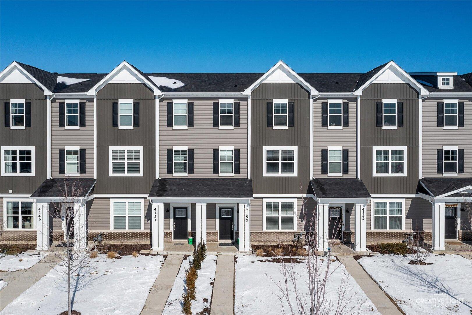 Chelsea Manor Cir, Aurora, IL 60504