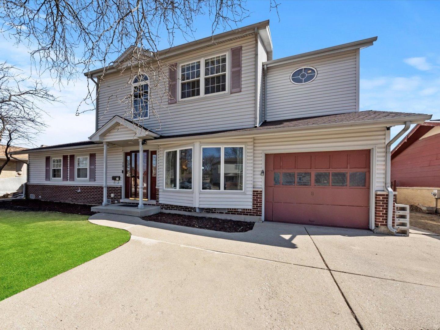 Forest Ln, Elk Grove Village, IL 60007