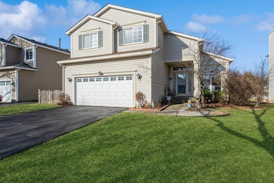 Napa Dr, Gurnee, IL 60031