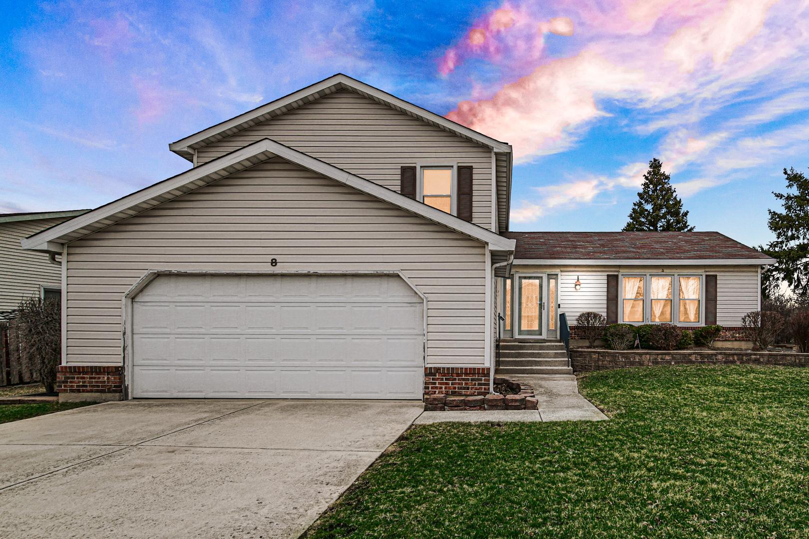 Mill Pond Dr, Glendale Heights, IL 60139