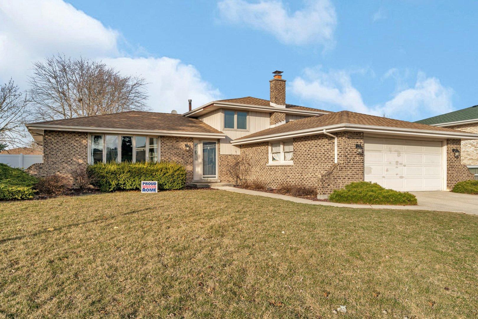 Lori Ln, Orland Park, IL 60462