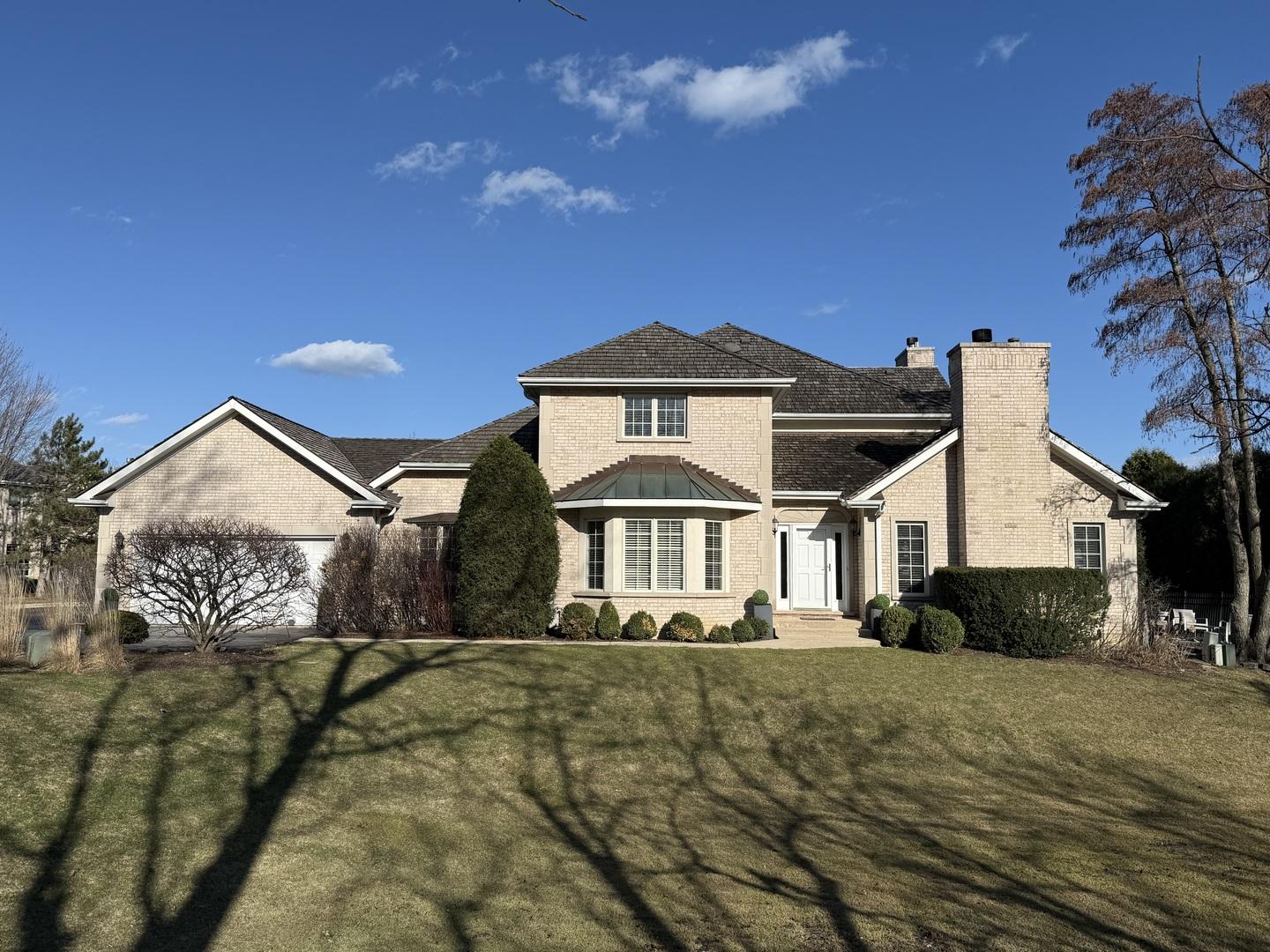 Pine Oaks Cir, Lake Forest, IL 60045