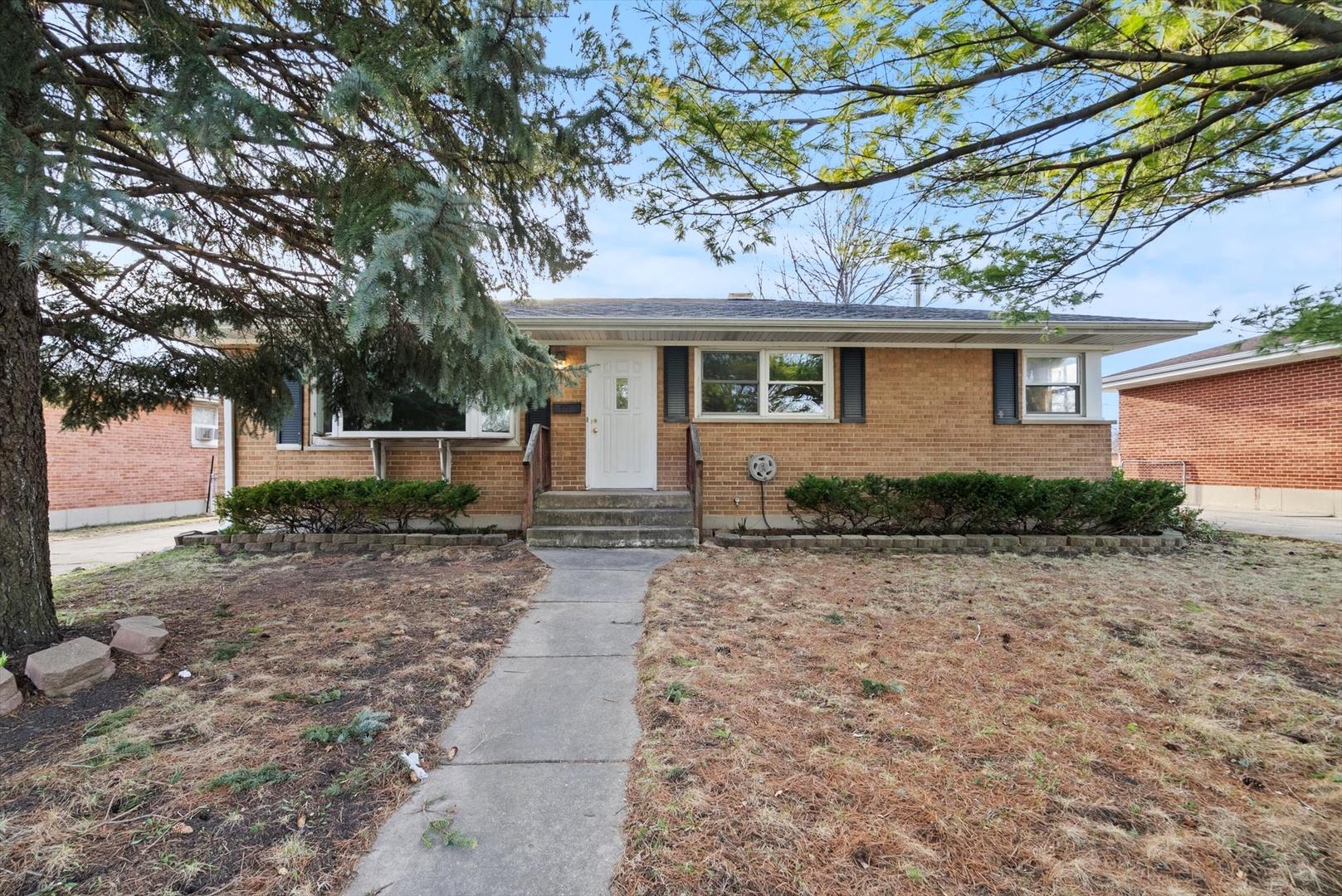 N Grant St, Addison, IL 60101