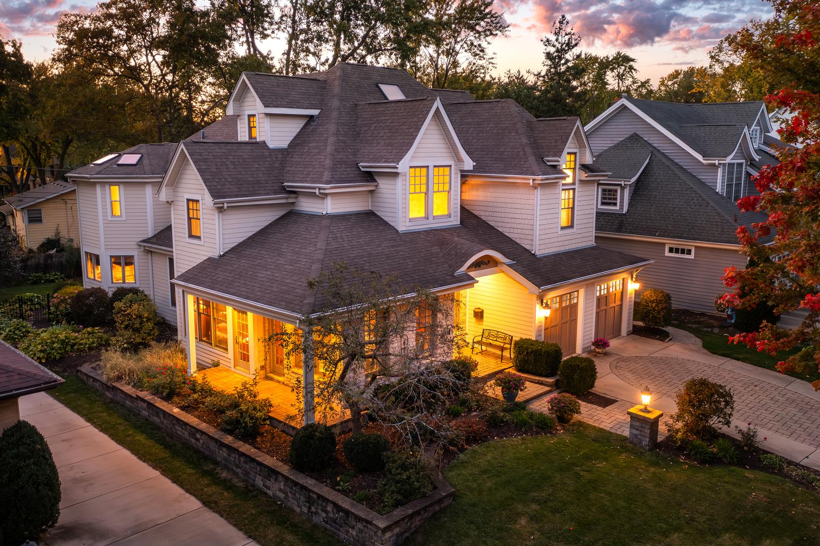 Sunset Dr, Naperville, IL 60540