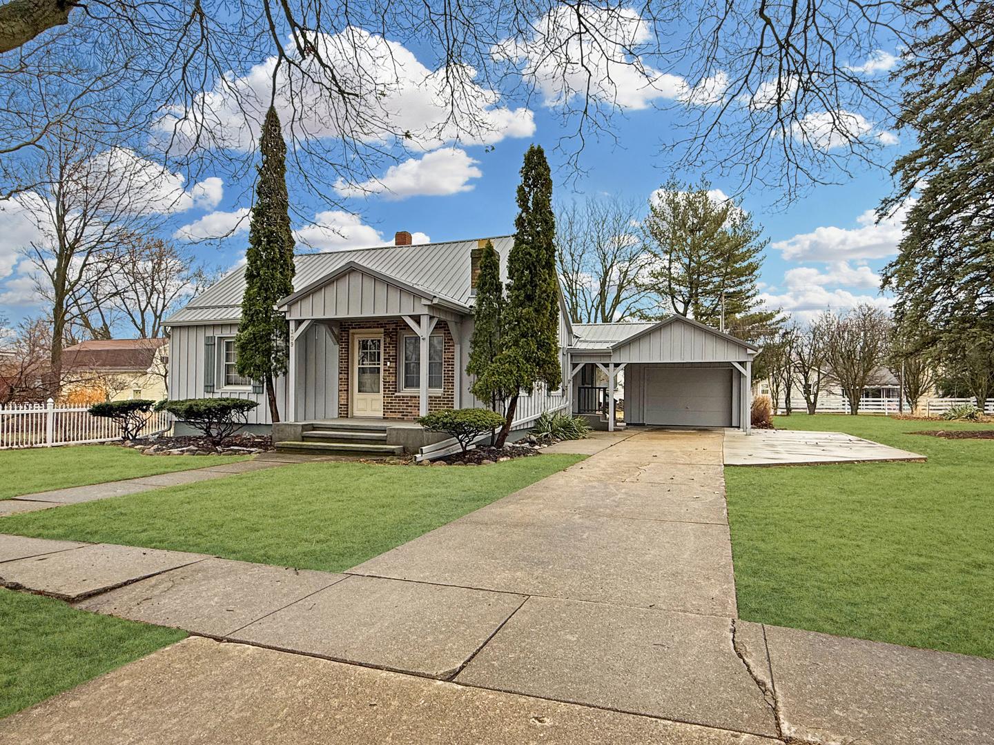 S Linn St, Shannon, IL 61078