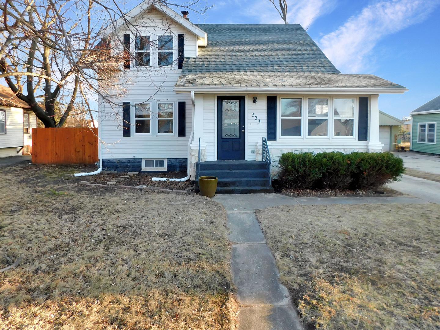 Lawn Dr, Loves Park, IL 61111