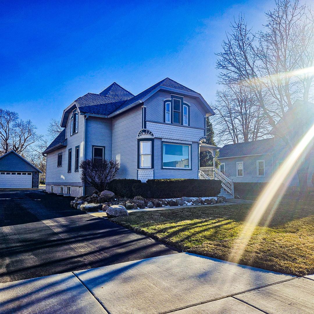 E Grand Ave, Lake Villa, IL 60046