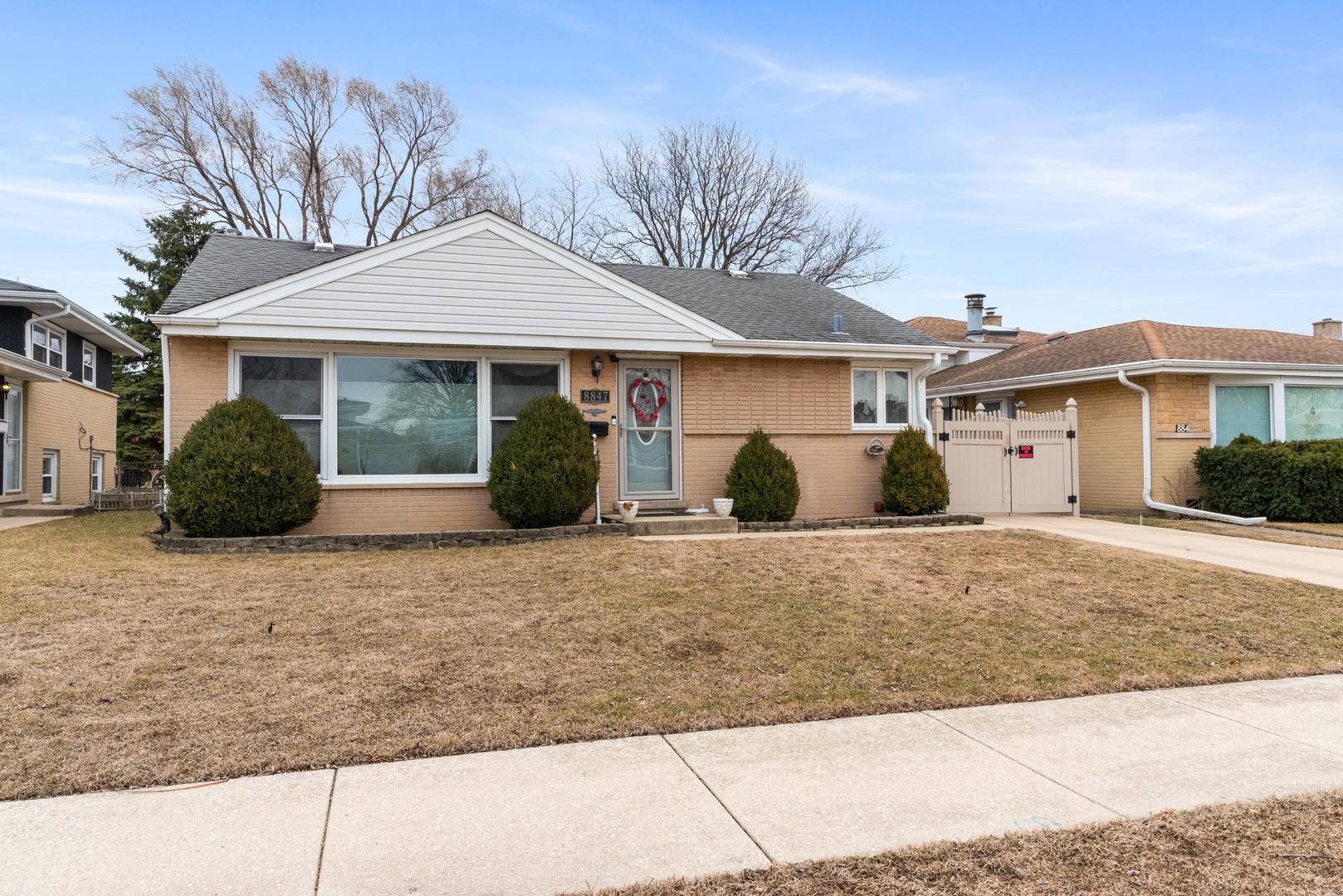 N Merrill St, Niles, IL 60714