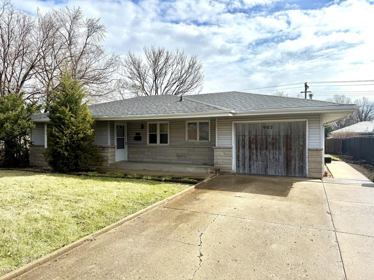 N Larkin Ave, Joliet, IL 60435